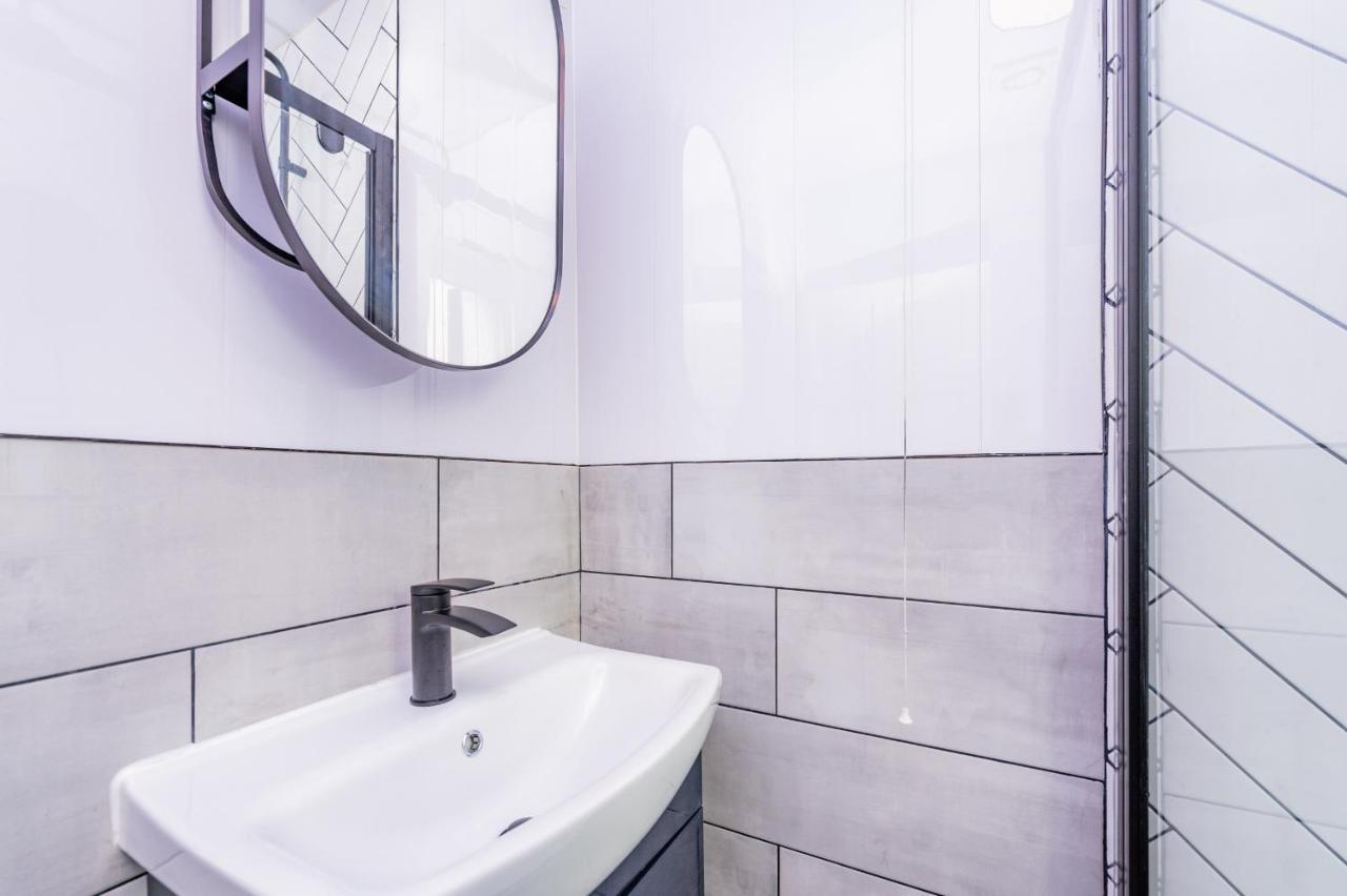 Studio Annexe By Papermill, Deeside - En-Suite, Heswall Eksteriør bilde
