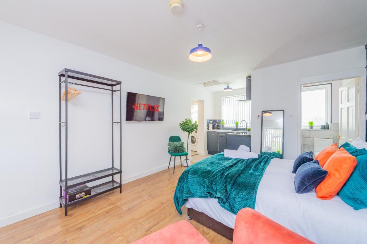 Studio Annexe By Papermill, Deeside - En-Suite, Heswall Eksteriør bilde