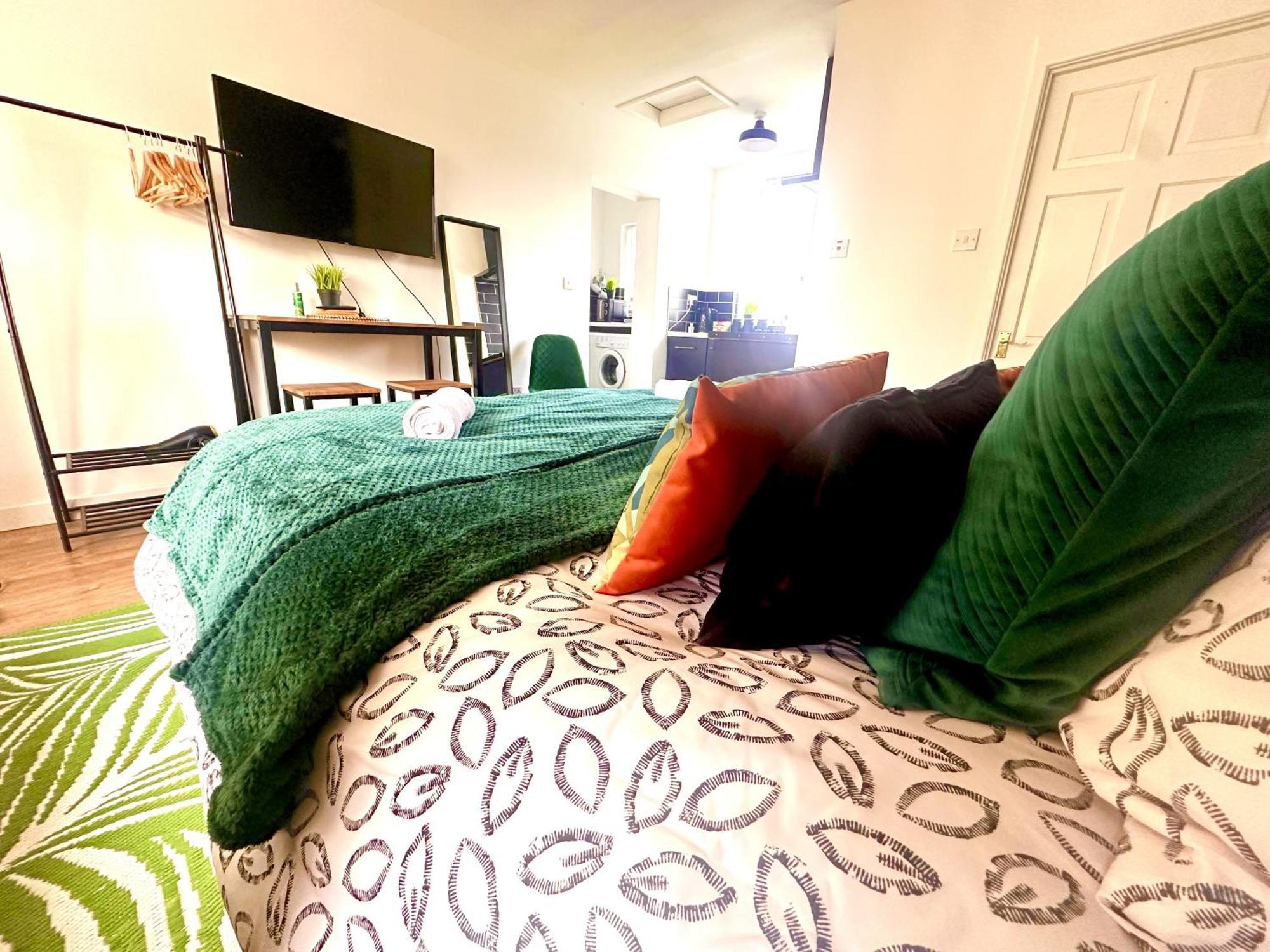 Studio Annexe By Papermill, Deeside - En-Suite, Heswall Eksteriør bilde